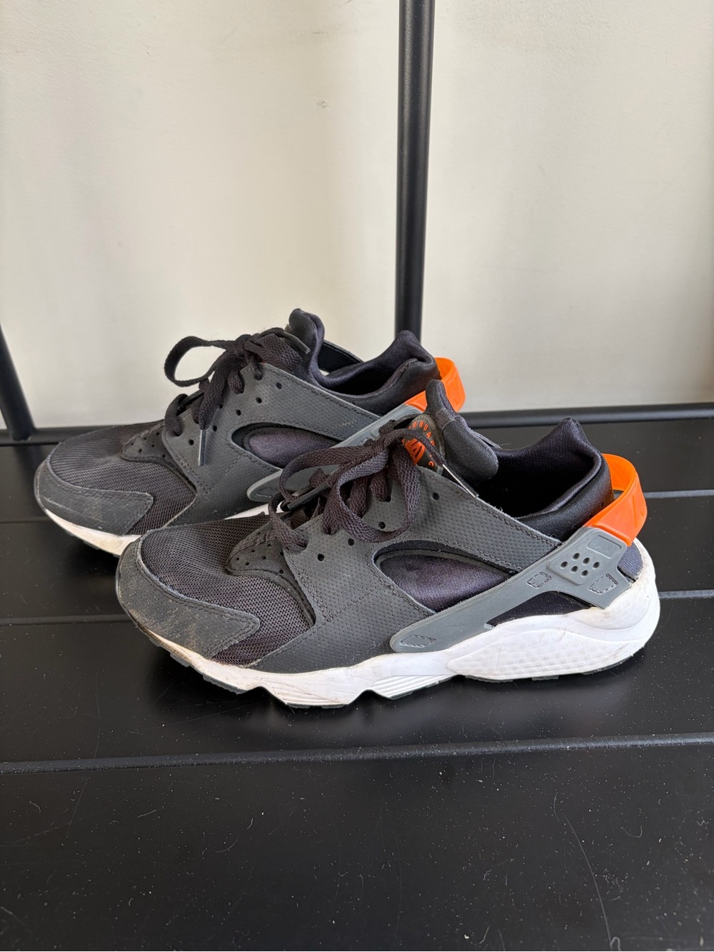 Nike Air Men’s/Boy’s Huarache 'Black Safety Orange' Sneakers - Size 8